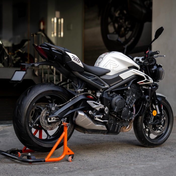 Triumph Street Triple R - Image 4