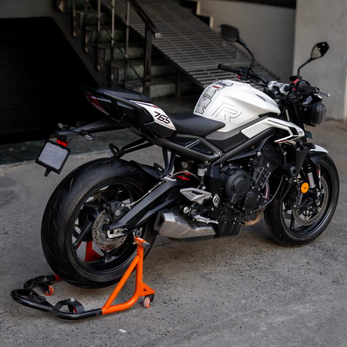 Triumph Street Triple R - Image 5
