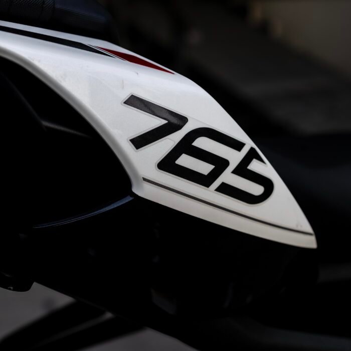 Triumph Street Triple R - Image 9