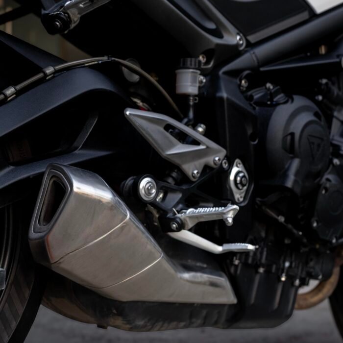 Triumph Street Triple R - Image 12