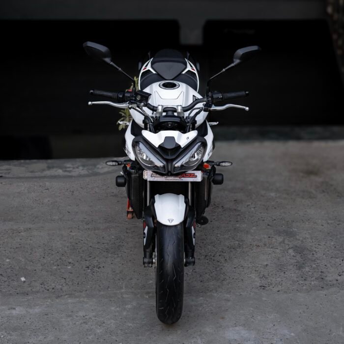 Triumph Street Triple R - Image 14