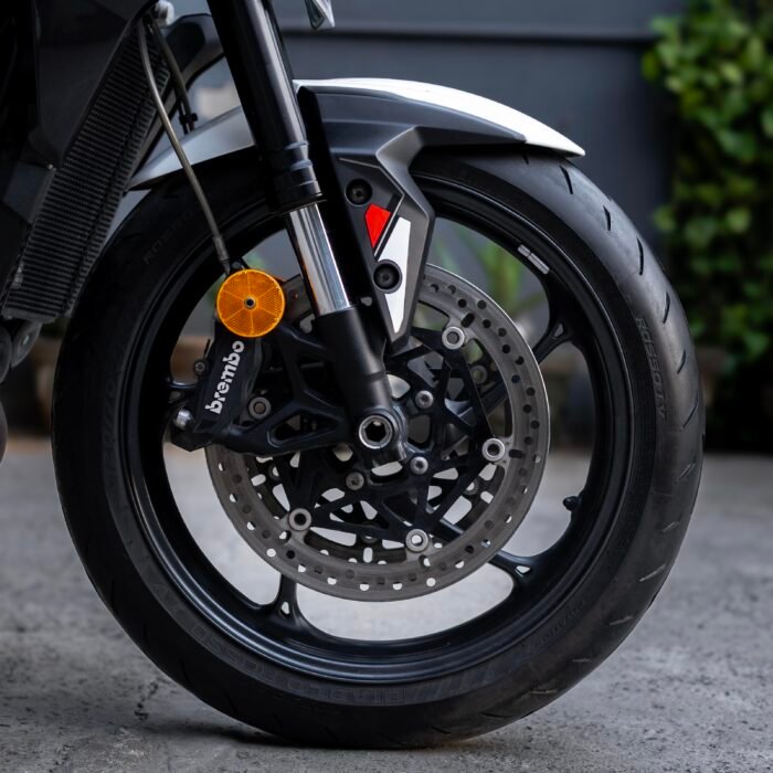 Triumph Street Triple R - Image 17