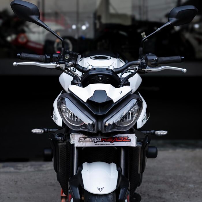 Triumph Street Triple R - Image 19