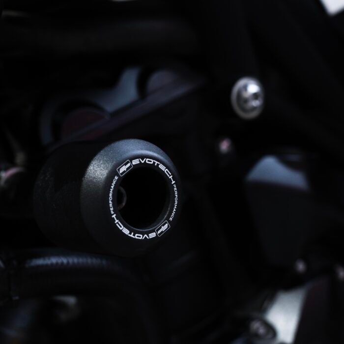 Triumph Street Triple R - Image 30