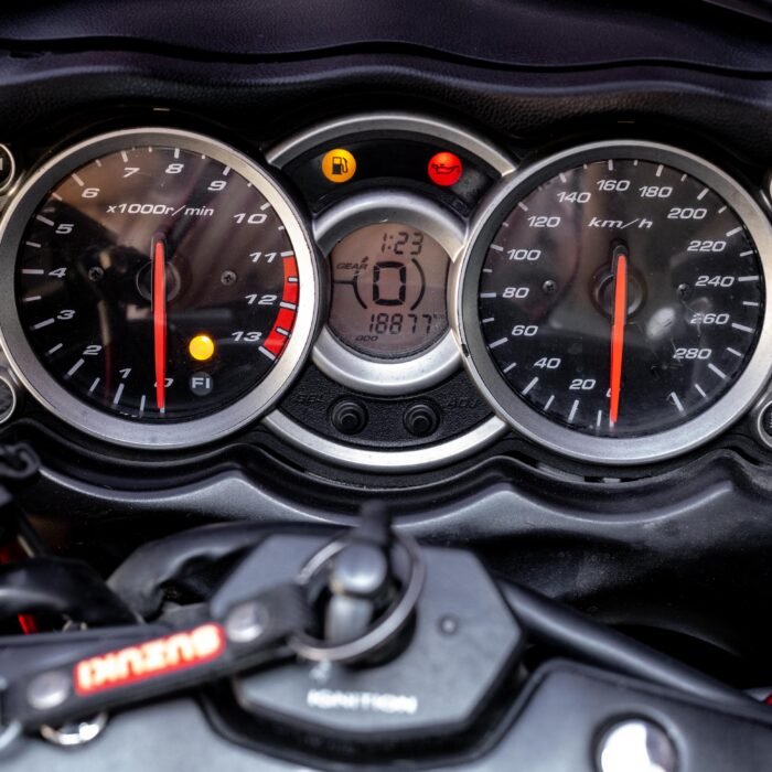 Suzuki Hayabusa GSX 1300 R - Image 11