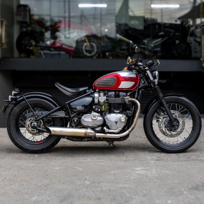 Triumph Bonneville Bobber - Image 23