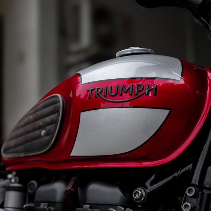 Triumph Bonneville Bobber - Image 18