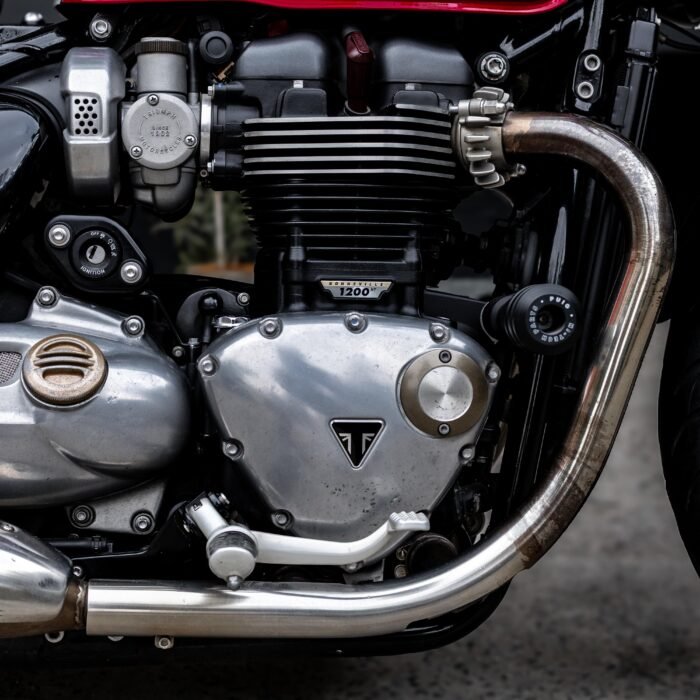Triumph Bonneville Bobber - Image 15