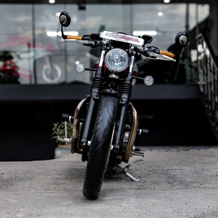 Triumph Bonneville Bobber - Image 12