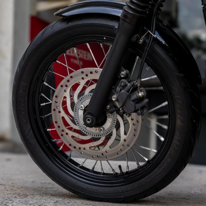 Triumph Bonneville Bobber - Image 8