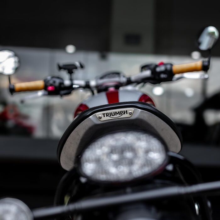 Triumph Bonneville Bobber - Image 5