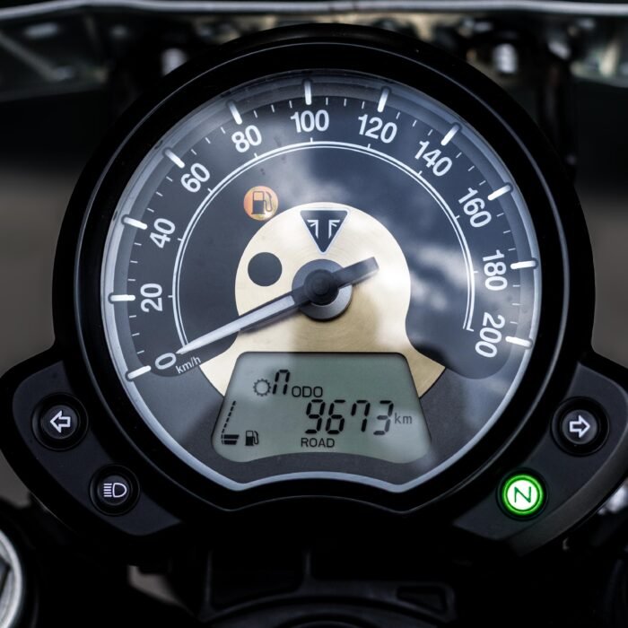 Triumph Bonneville Bobber - Image 3