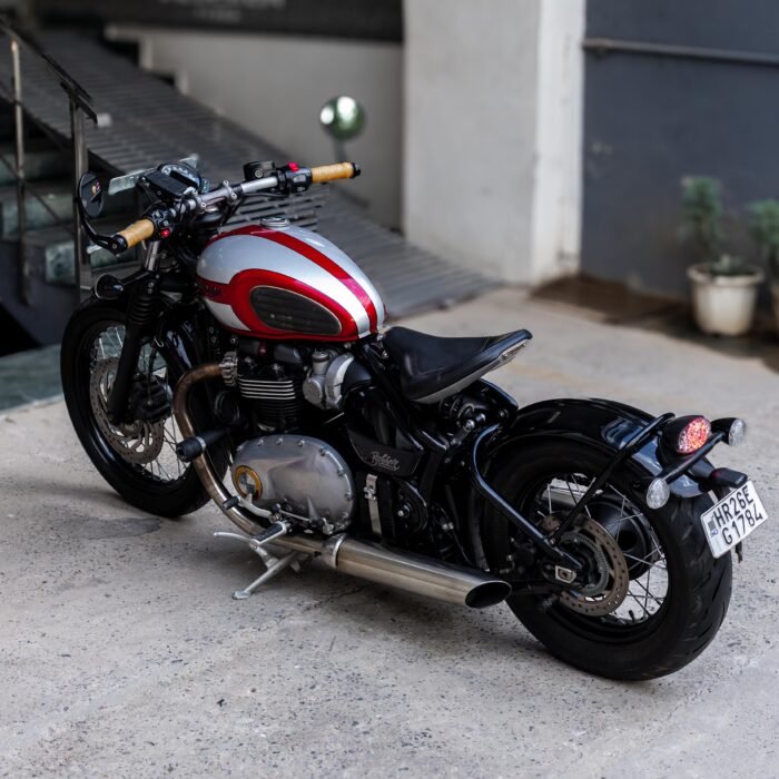Triumph Bonneville Bobber - Image 2