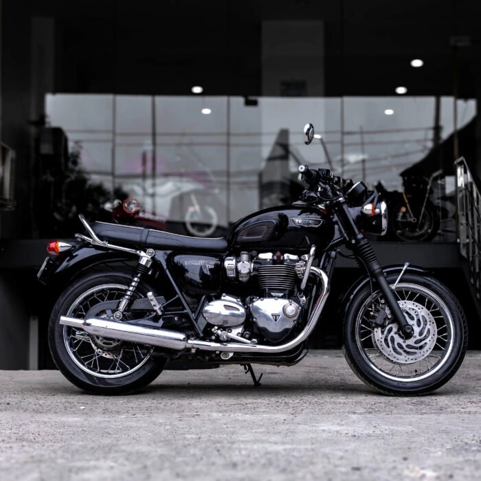 Triumph Bonneville T120 - Image 19