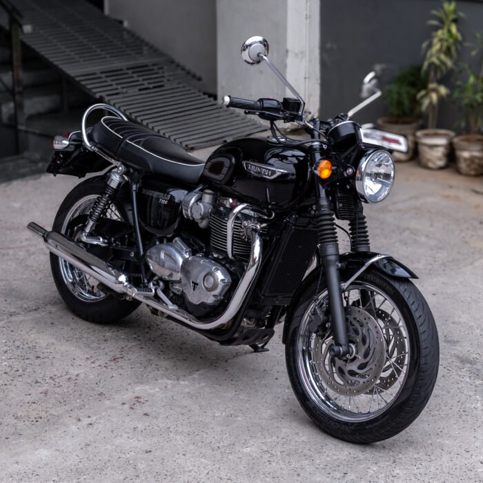 Triumph Bonneville T120 - Image 3