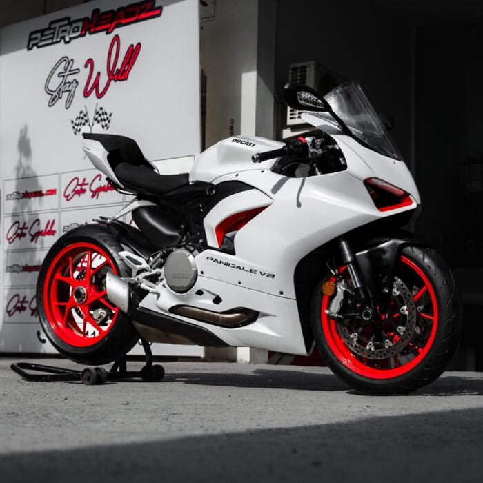 Ducati Panigale V2 - Image 4