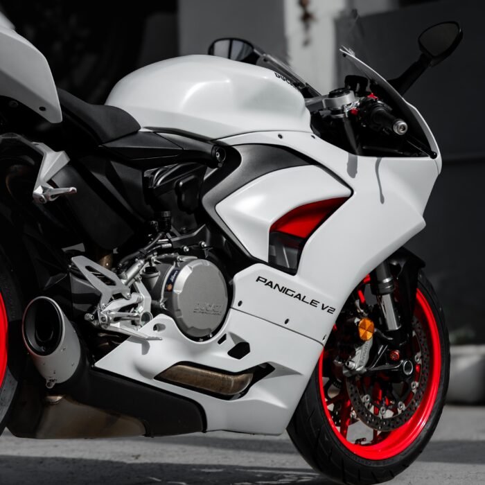 Ducati Panigale V2 - Image 6