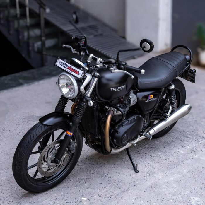 Triumph Street Twin 900 - Image 8
