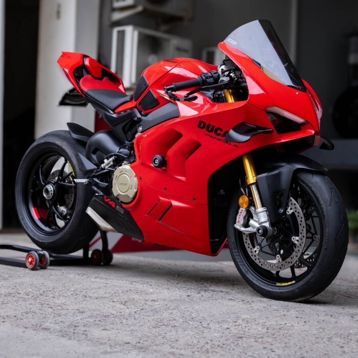 Ducati Panigale V4S by Petroheadz