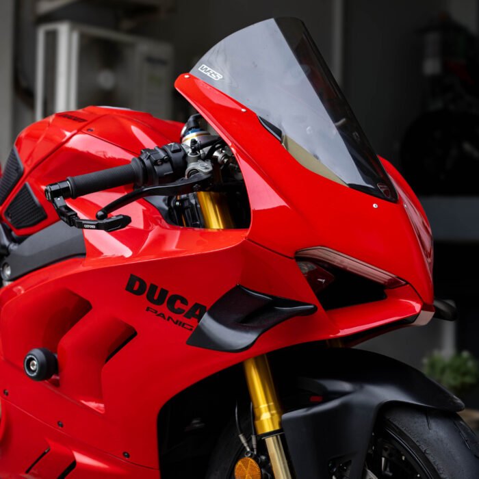 Ducati Panigale V4S by Petroheadz