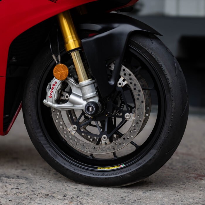 Ducati Panigale V4S by Petroheadz