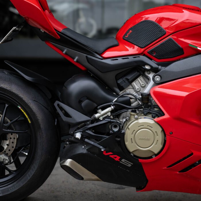 Ducati Panigale V4S by Petroheadz