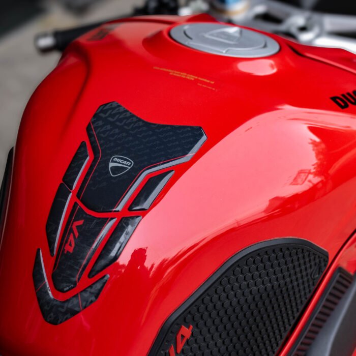Ducati Panigale V4S by Petroheadz