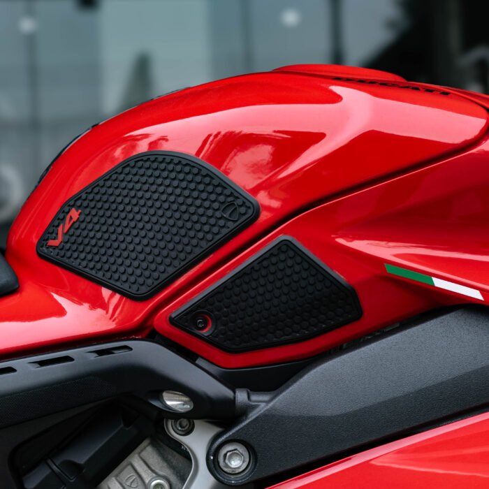 Ducati Panigale V4S by Petroheadz