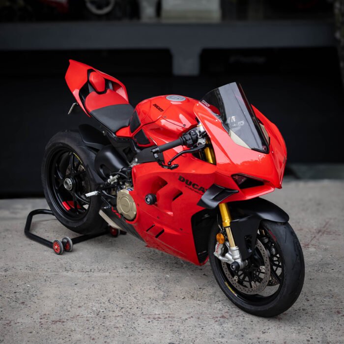 Ducati Panigale V4S by Petroheadz