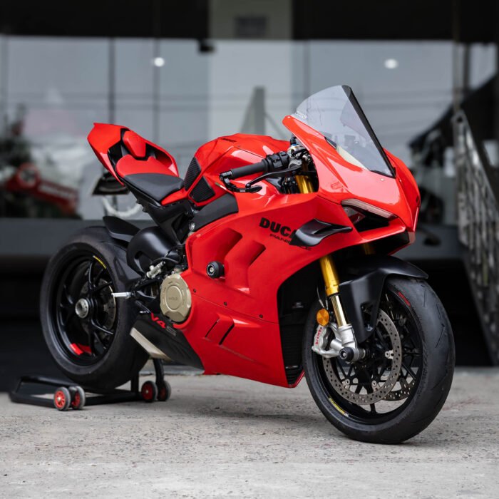 Ducati Panigale V4S - Image 19