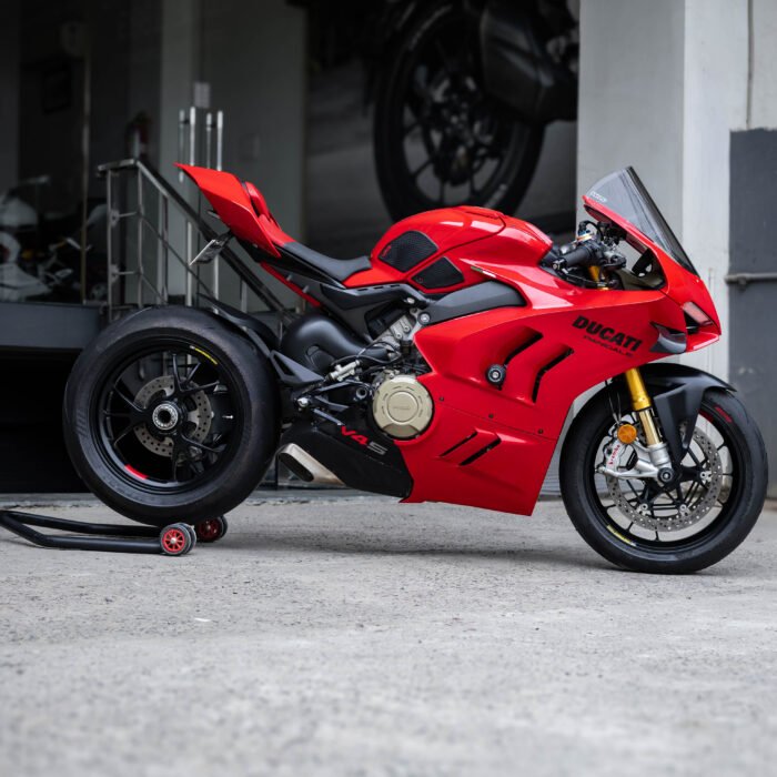 Ducati Panigale V4S - Image 25