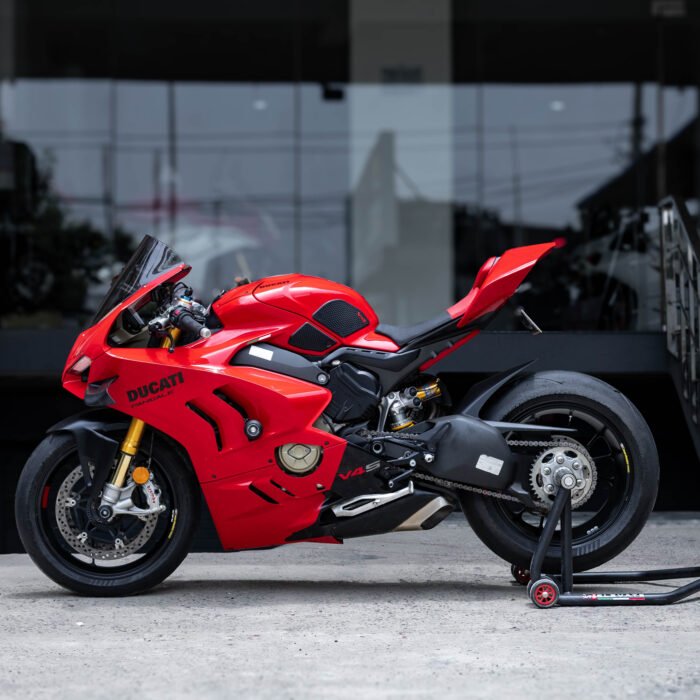 Ducati Panigale V4S - Image 27