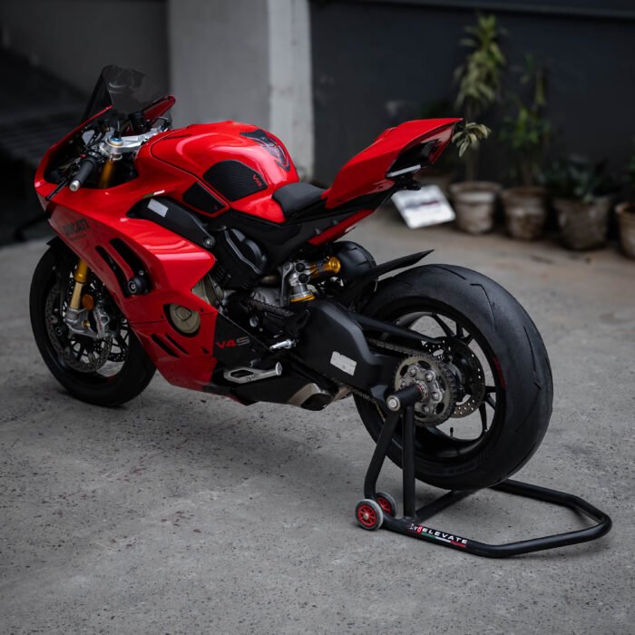 Ducati Panigale V4S - Image 28