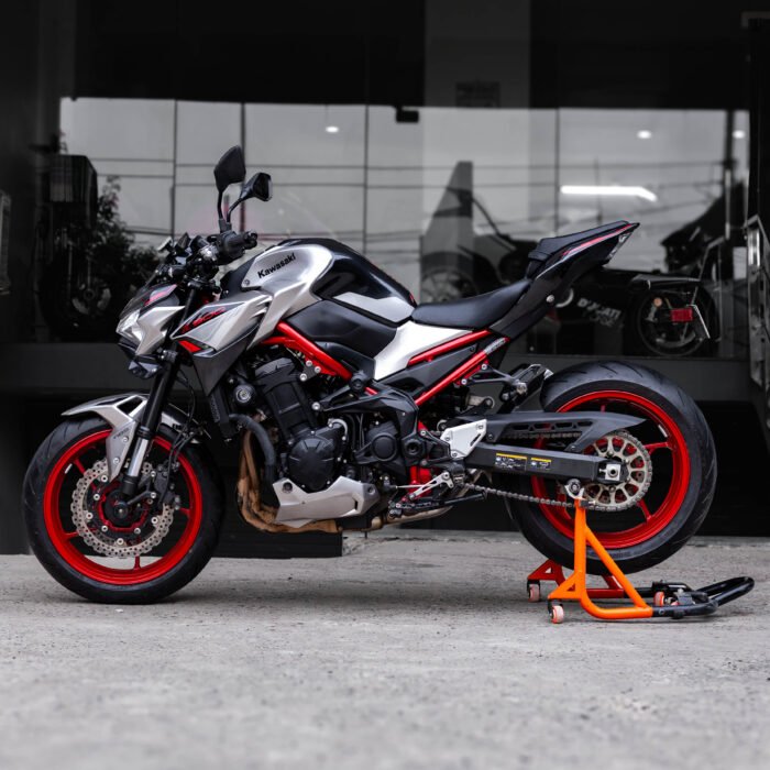 Kawasaki Z900 - Image 10